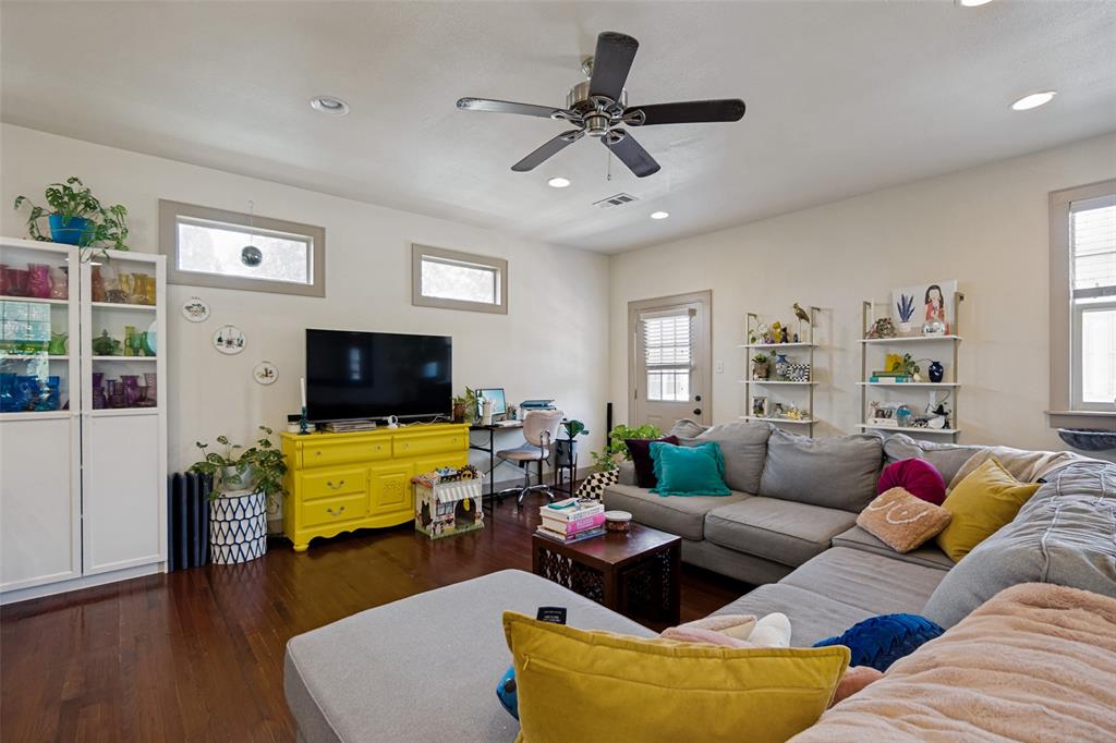 5610 Gaston Avenue, Dallas, TX 75214