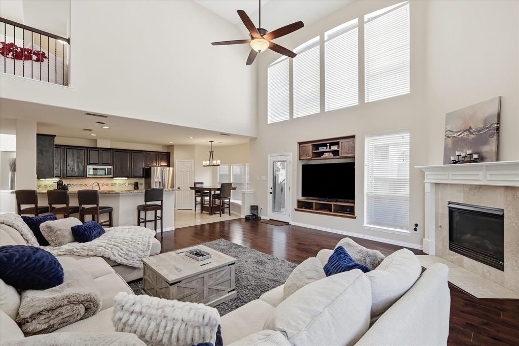 Built-in entertainment unit and gas fireplace