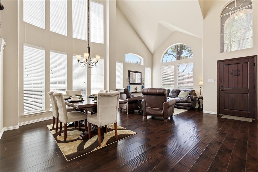Spacious formal sitting and dining area