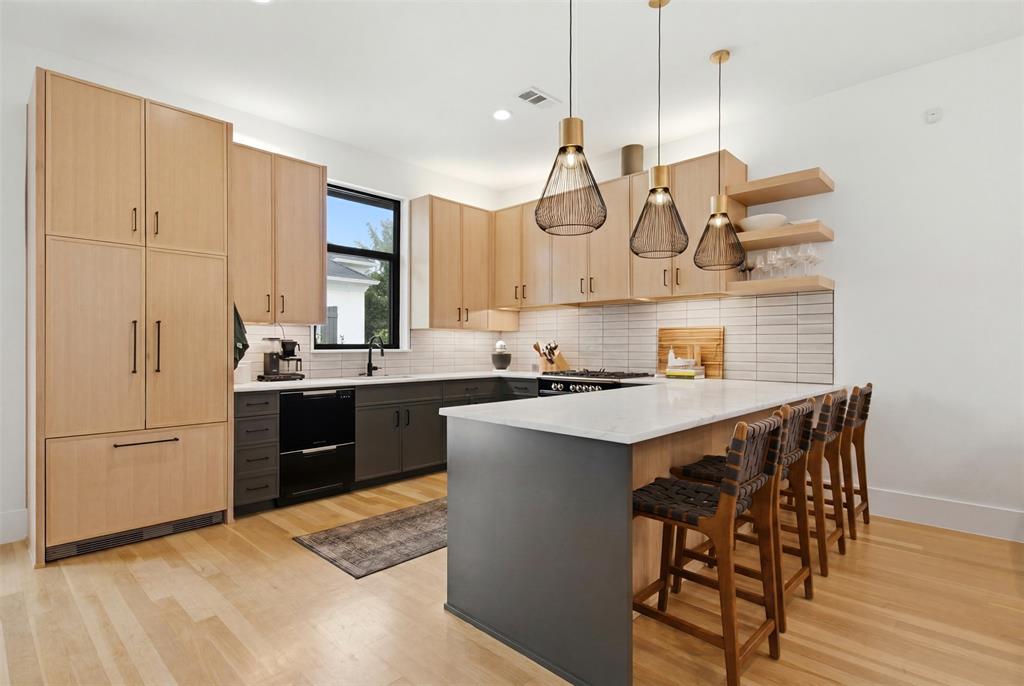 3541 Kalterra, Dallas, TX 75219