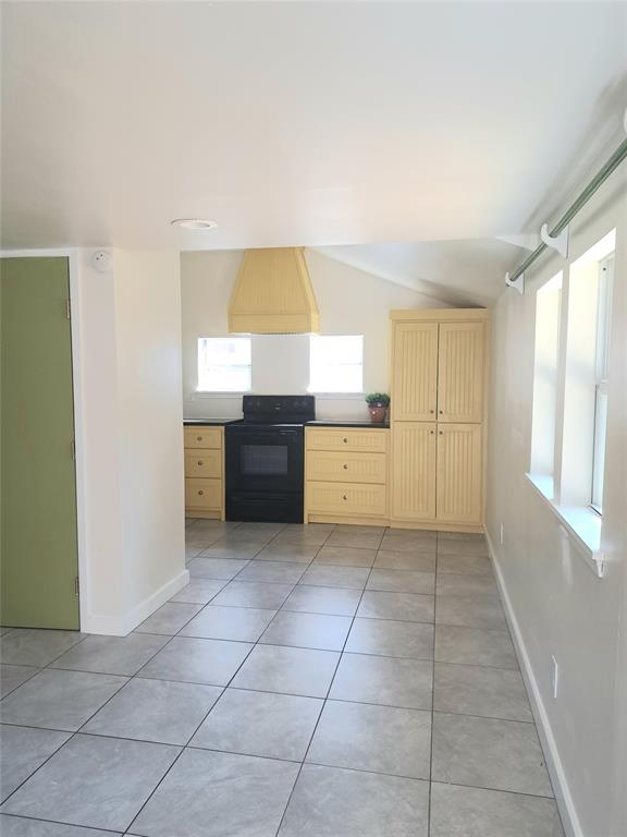 708 S Willomet Avenue, Dallas, TX 75208