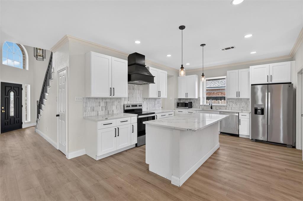 3402 Seabreeze Drive, Rowlett, TX 75088
