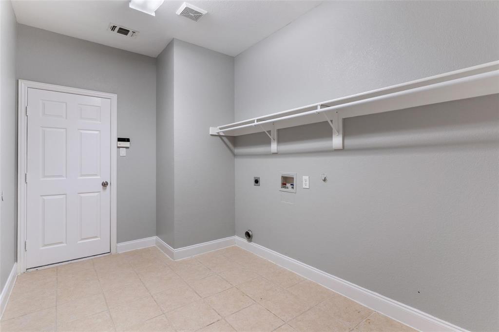 5912 Crestberry Lane, Sachse, TX 75048