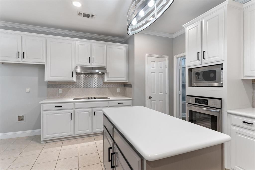 5912 Crestberry Lane, Sachse, TX 75048