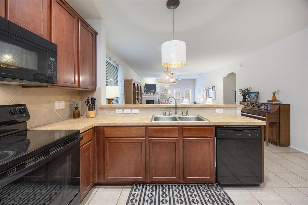 211 Fisherman Trail, Melissa, TX 75454