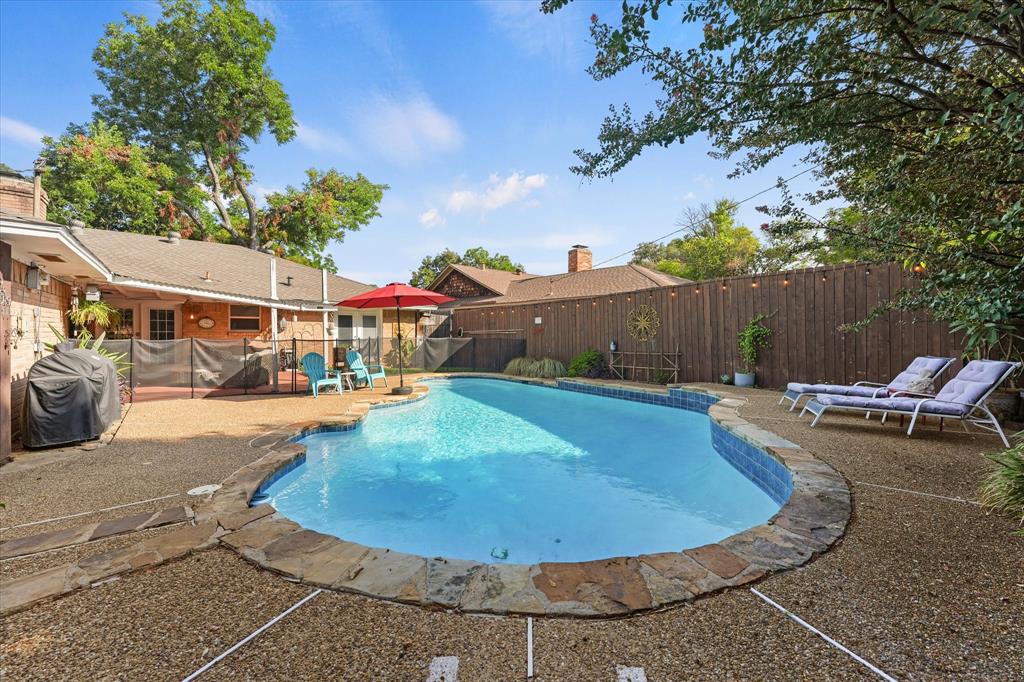 6138 N Jim Miller Road, Dallas, TX 75228