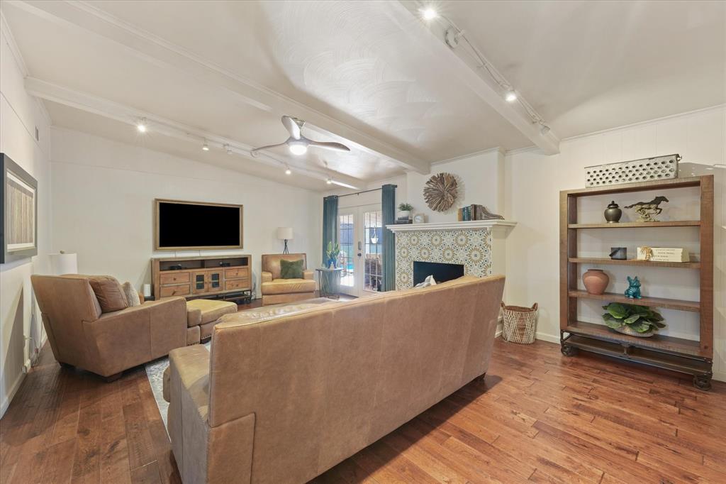 6138 N Jim Miller Road, Dallas, TX 75228