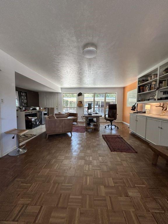 6522 Royal Lane, Dallas, TX 75230