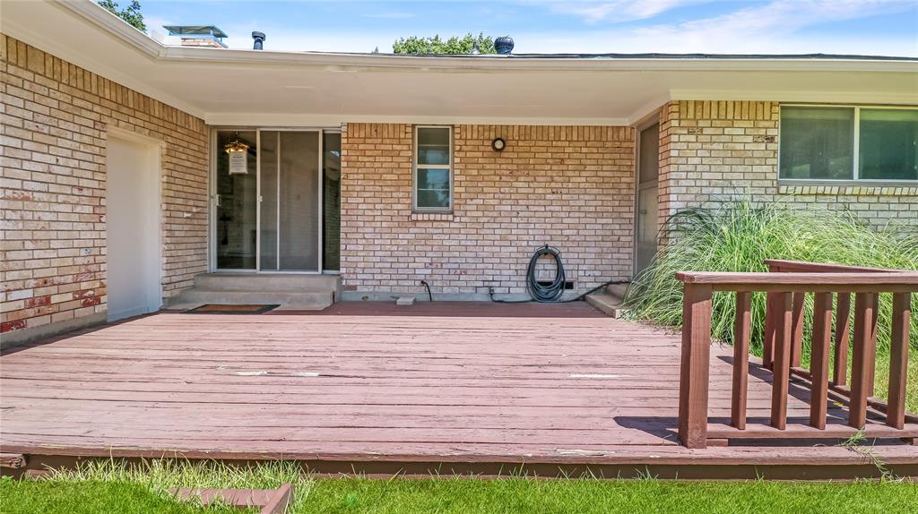 1526 Charleston Drive, Garland, TX 75041