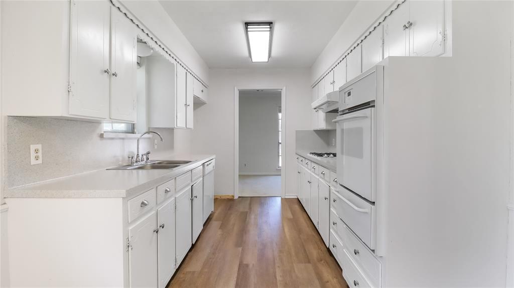1526 Charleston Drive, Garland, TX 75041