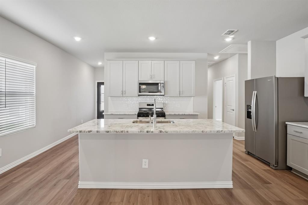 Photo is not of the actual home, but is an inspirational photo of builder’s model home and may depict options, furnishings, and/or decorator features that are not included. Photo is not of the actual home, but is an inspirational photo of builder’s model home and may depict options, furnishings, and/or decorator features that are not included.