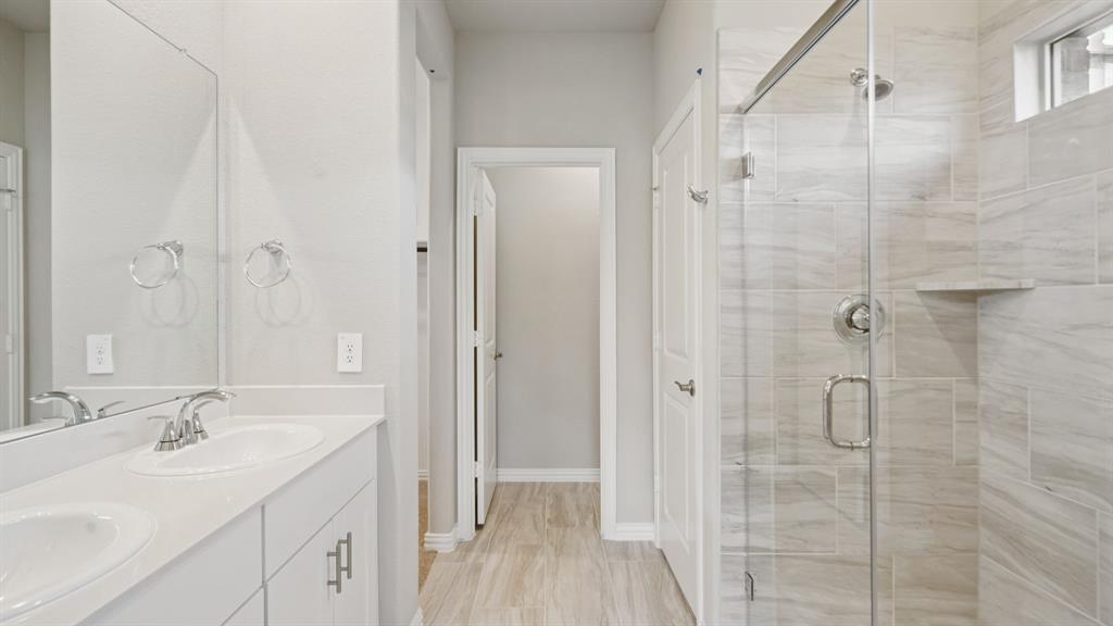 Photo is not of the actual home, but is an inspirational photo of builder’s model home and may depict options, furnishings, and/or decorator features that are not included.