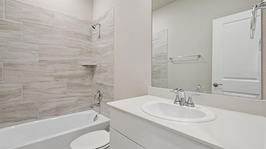 Photo is not of the actual home, but is an inspirational photo of builder’s model home and may depict options, furnishings, and/or decorator features that are not included.