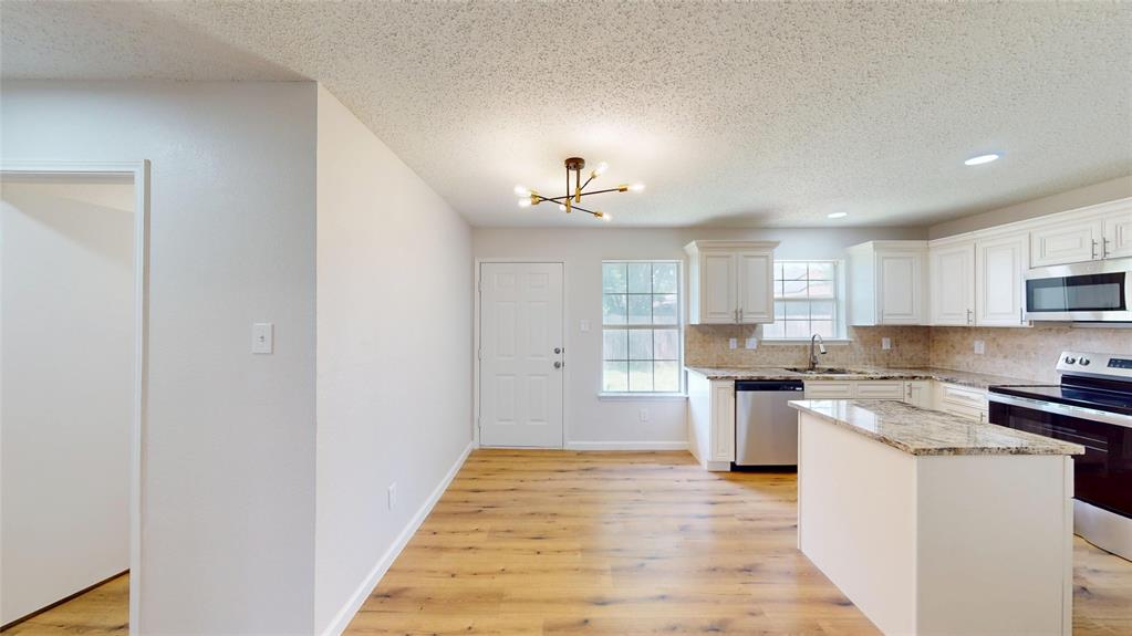 1532 Marion Drive, Dallas, TX 75211 1532 Marion Drive, Dallas, TX 75211