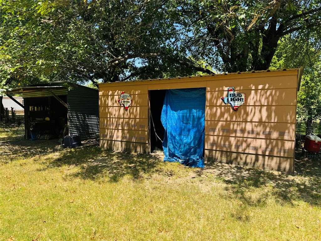 1210 S Clements Street, Gainesville, TX 76240