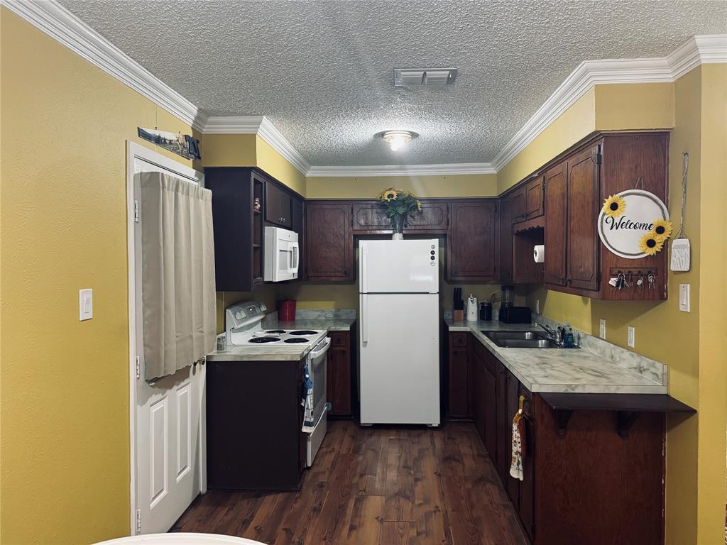 1210 S Clements Street, Gainesville, TX 76240