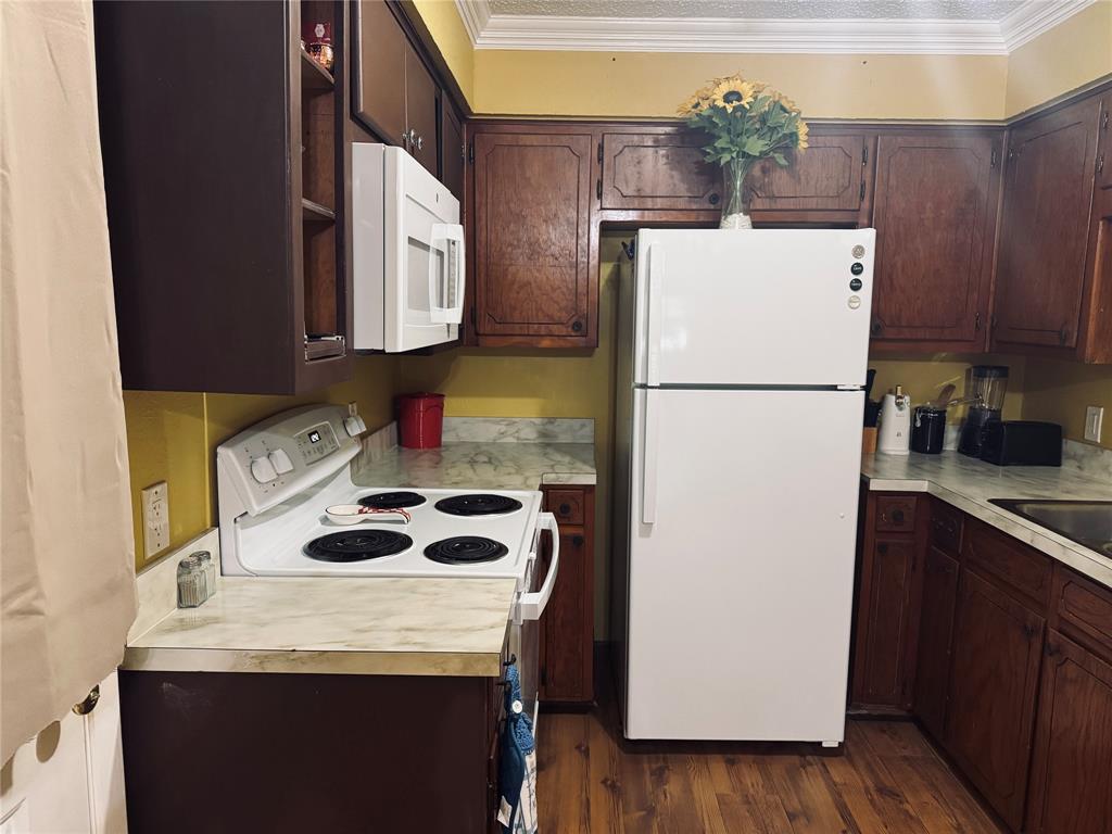 1210 S Clements Street, Gainesville, TX 76240