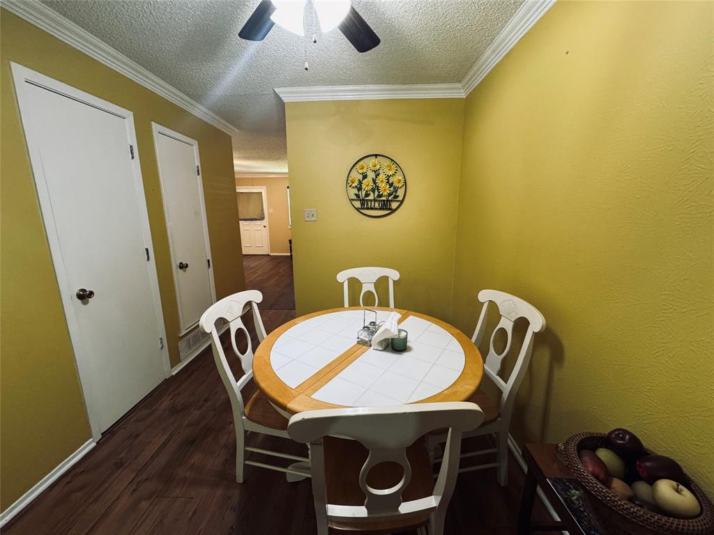 1210 S Clements Street, Gainesville, TX 76240