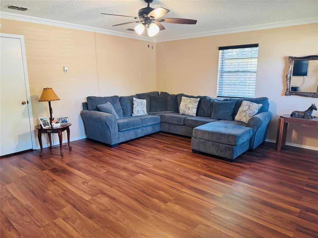 1210 S Clements Street, Gainesville, TX 76240