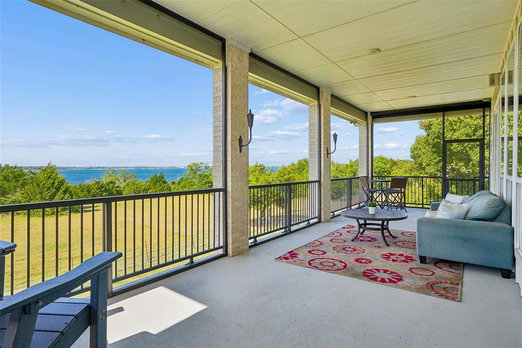 Screened in porch
