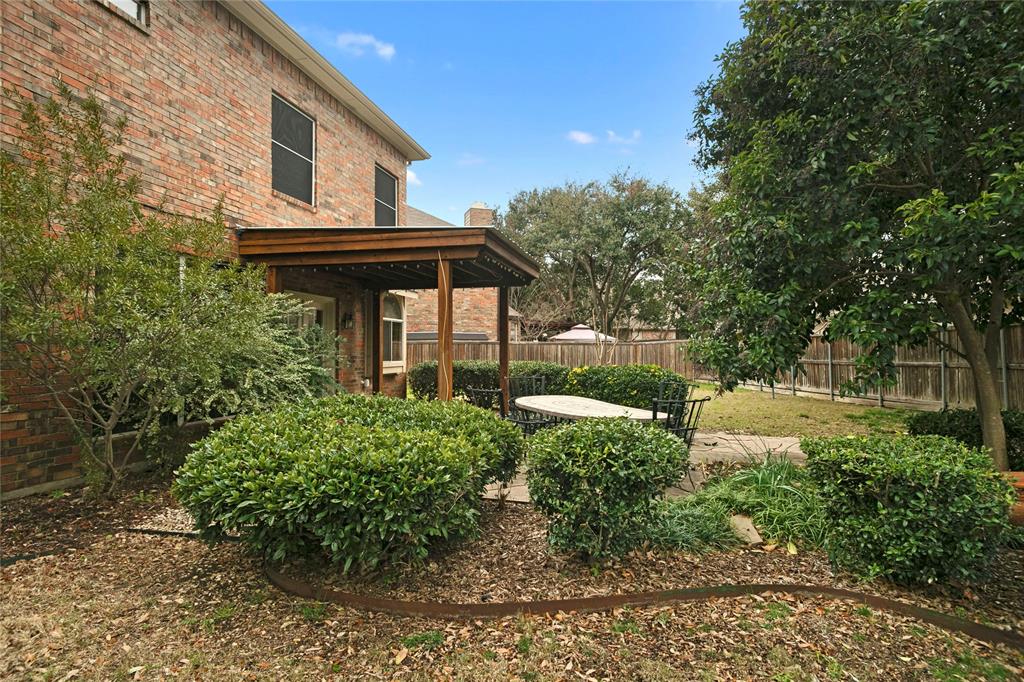 3777 Meadowcreek Circle, Addison, TX 75001