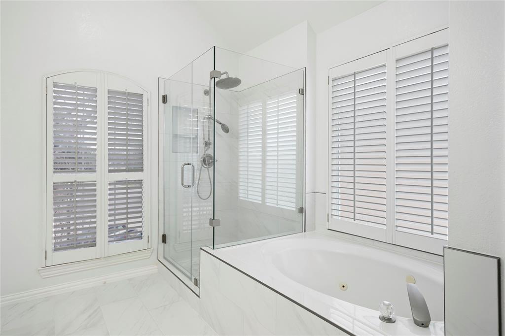 3777 Meadowcreek Circle, Addison, TX 75001