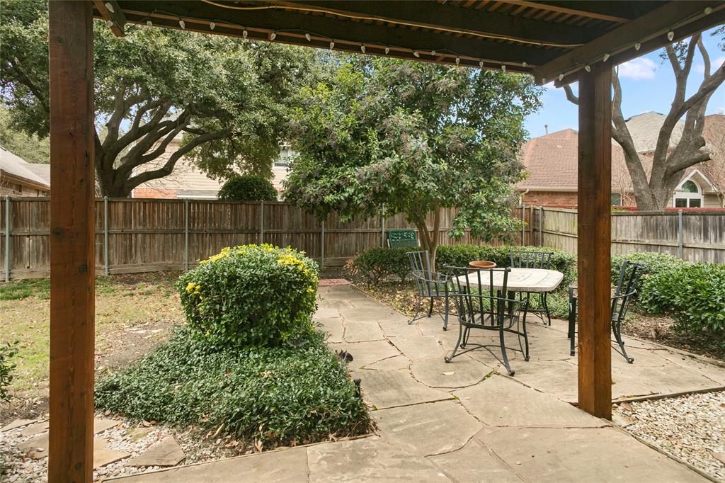 3777 Meadowcreek Circle, Addison, TX 75001