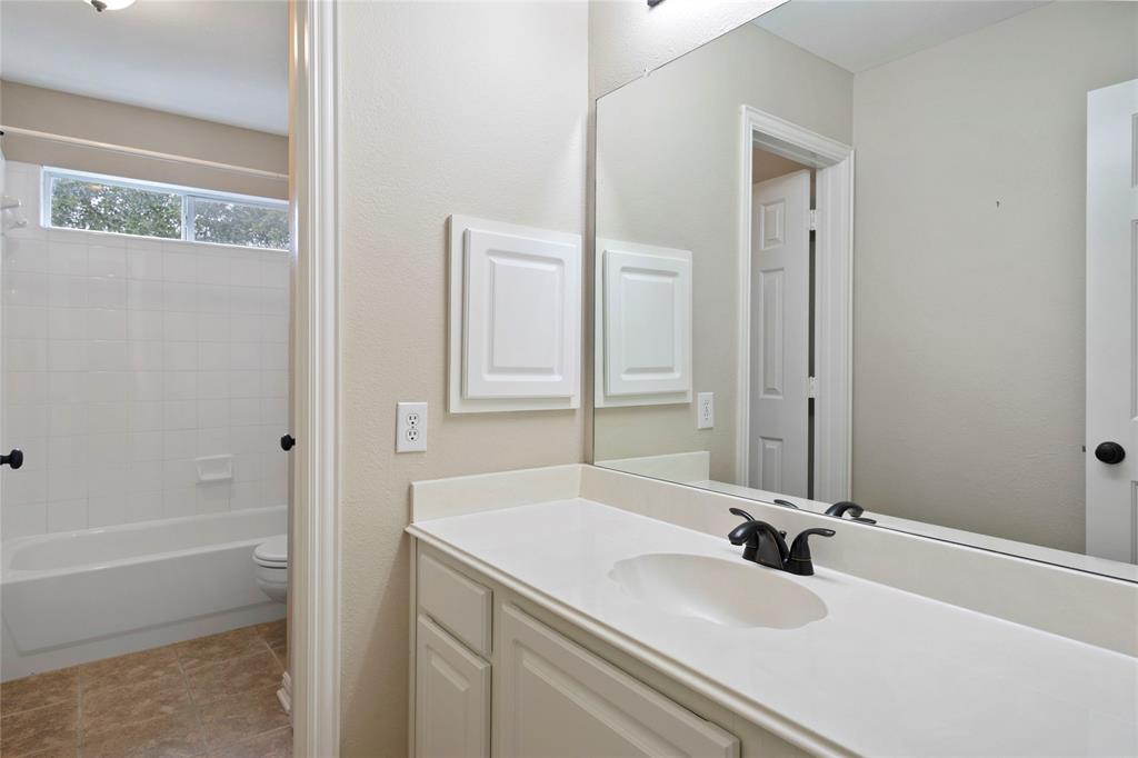 3777 Meadowcreek Circle, Addison, TX 75001