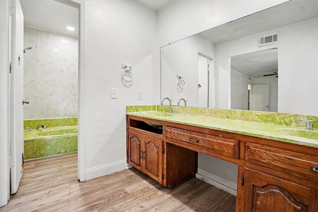 1002 Pampa Drive, Mesquite, TX 75149