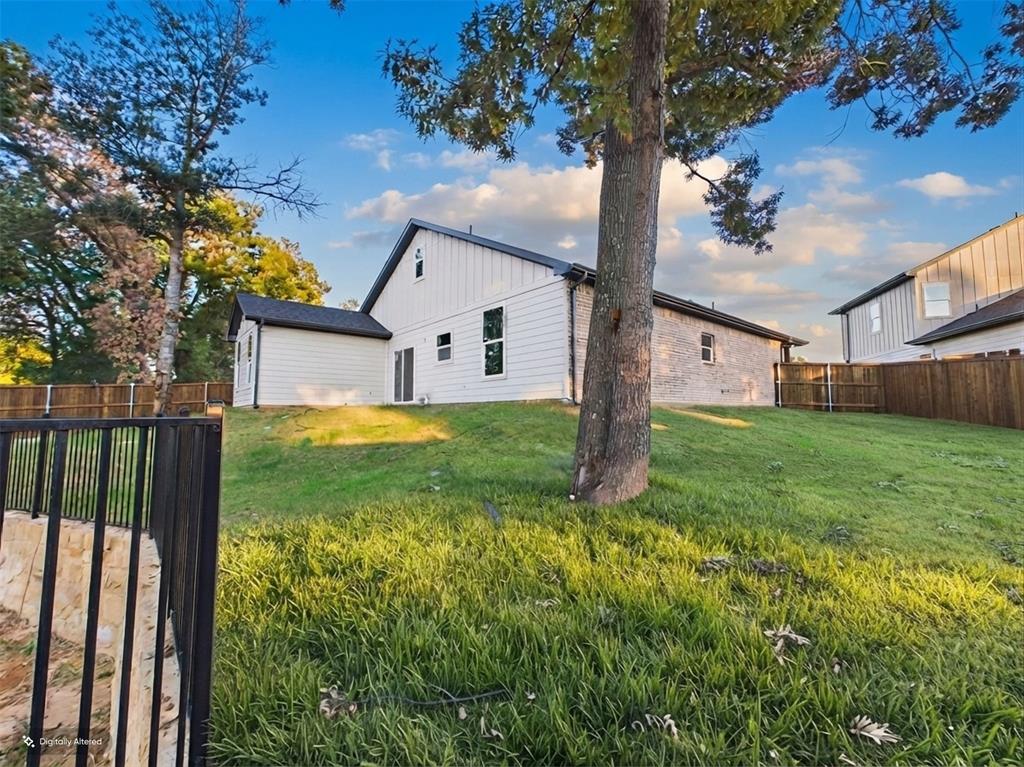 1202 Phoenix Drive, Athens, TX 75751