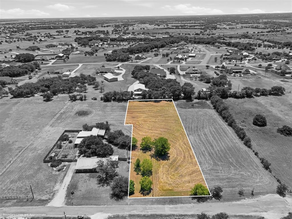 Expansive acreage featuring mature trees and cultivated land Expansive acreage featuring mature trees and cultivated land