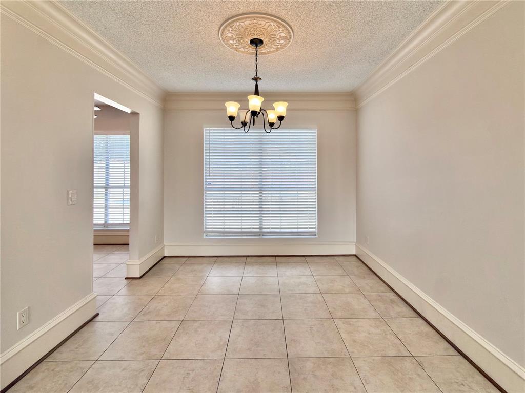 418 Newberry Street, Grand Prairie, TX 75052