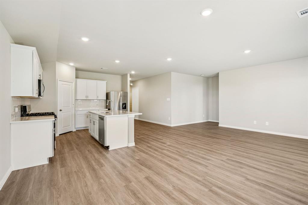 Photo is not of the actual home, but is an inspirational photo of builder’s model home and may depict options, furnishings, and/or decorator features that are not included.