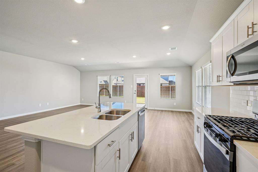 Photo is not of the actual home, but is an inspirational photo of builder’s model home and may depict options, furnishings, and/or decorator features that are not included. Photo is not of the actual home, but is an inspirational photo of builder’s model home and may depict options, furnishings, and/or decorator features that are not included.