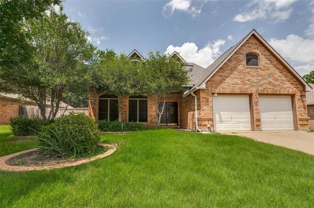 562 Mercer Street, Grand Prairie, TX 75052