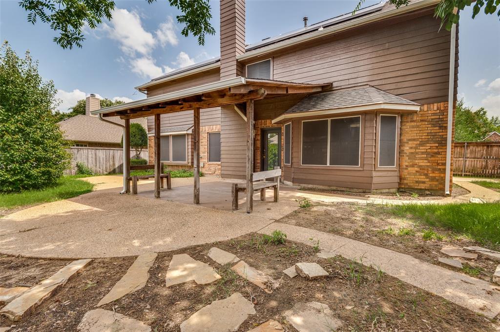 562 Mercer Street, Grand Prairie, TX 75052