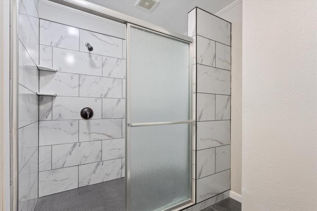 2nd Bath Shower