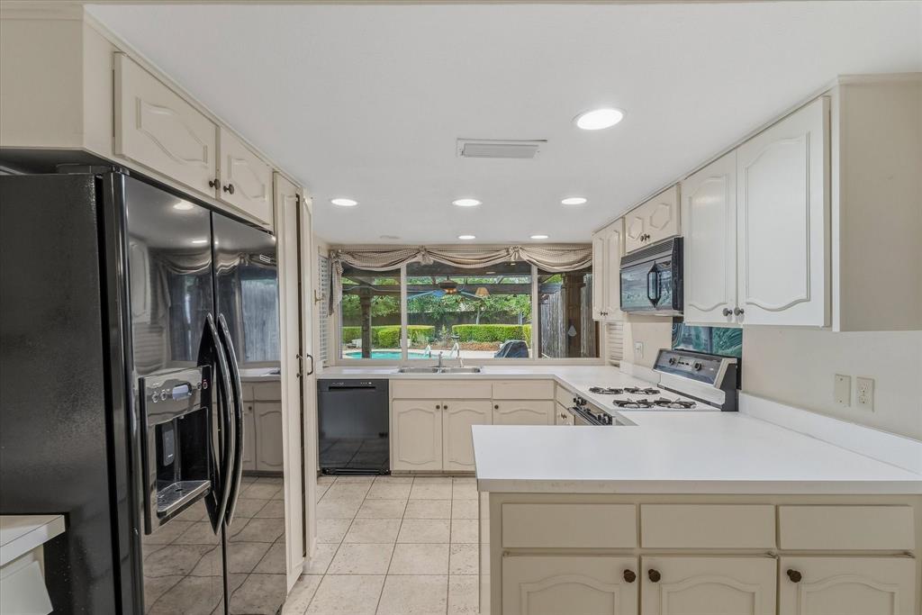 13121 Pennystone Drive, Farmers Branch, TX 75244