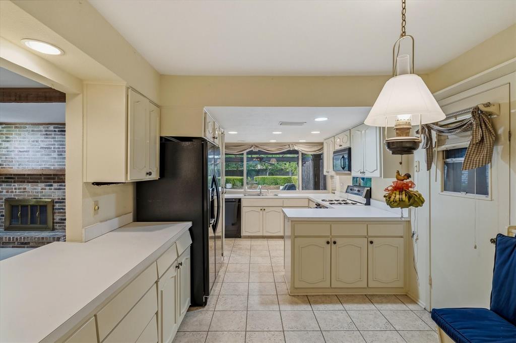 13121 Pennystone Drive, Farmers Branch, TX 75244