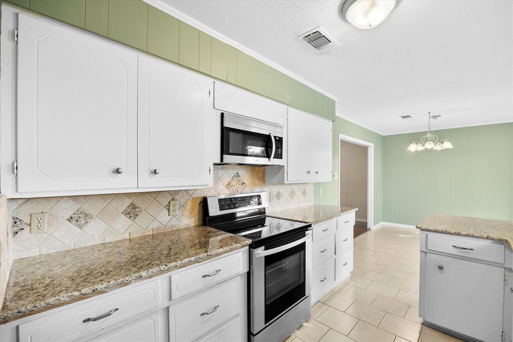2925 Melmar Park Street, Commerce, TX 75428