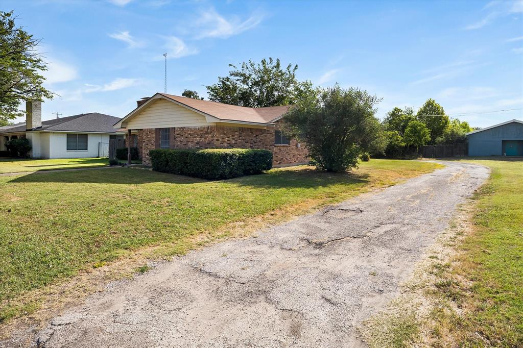 2925 Melmar Park Street, Commerce, TX 75428