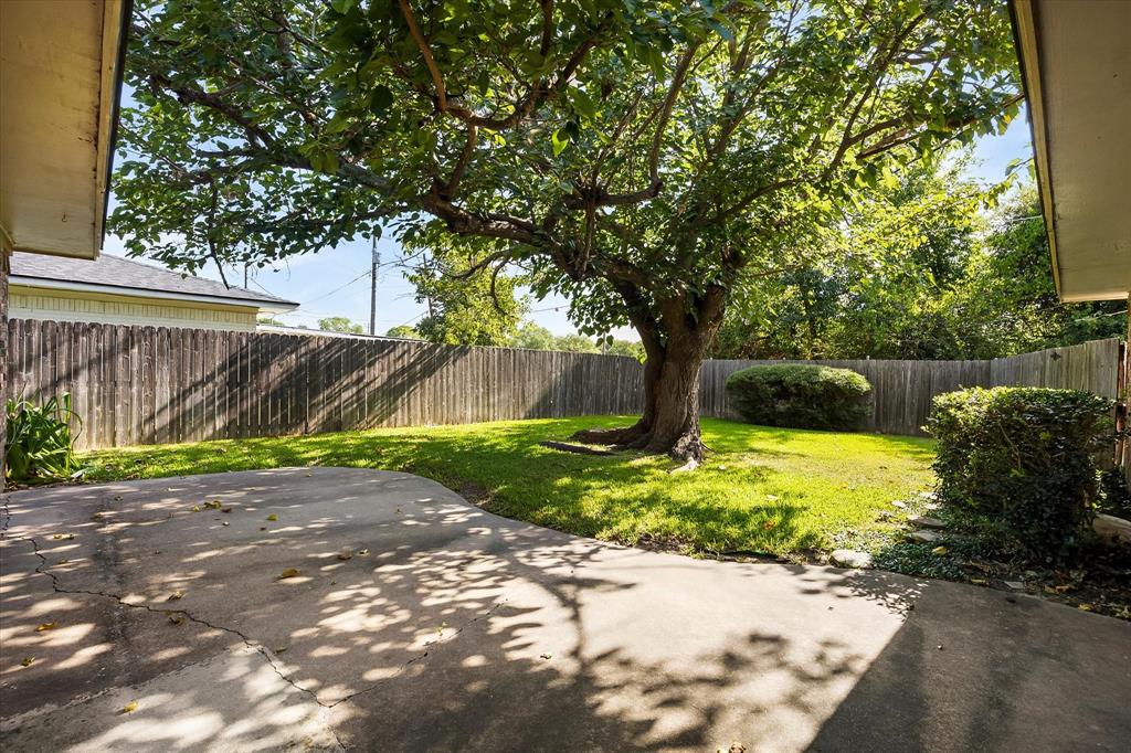 2925 Melmar Park Street, Commerce, TX 75428
