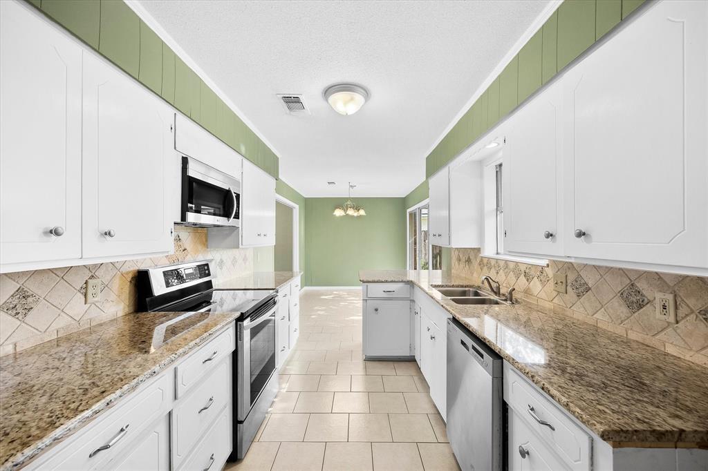 2925 Melmar Park Street, Commerce, TX 75428