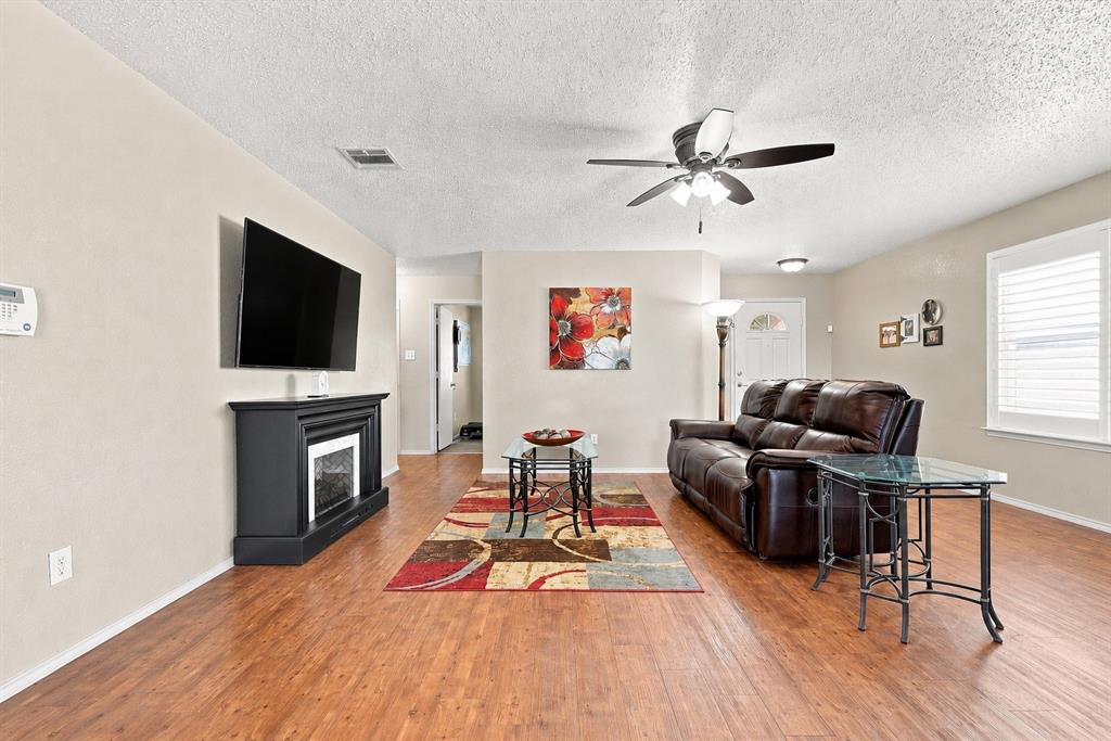2036 Moonlight Trail, Heartland, TX 75126