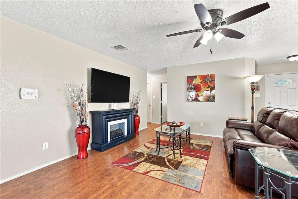 2036 Moonlight Trail, Heartland, TX 75126