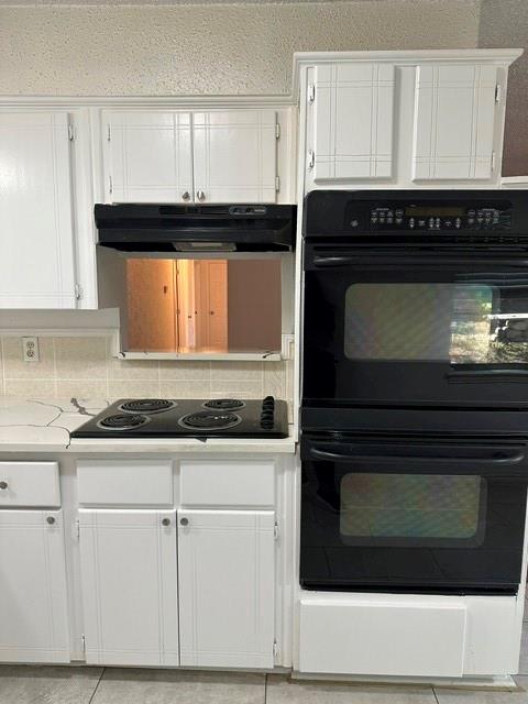 Kitchen with Electric cooktop