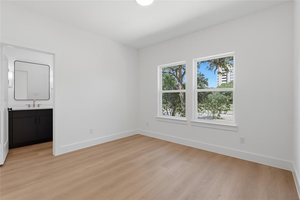 3300 S Harwood Street, Dallas, TX 75215