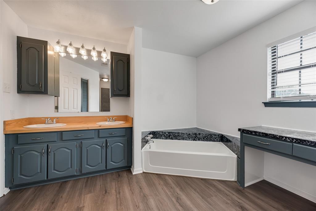 17450 Fm 2613, Kemp, TX 75143