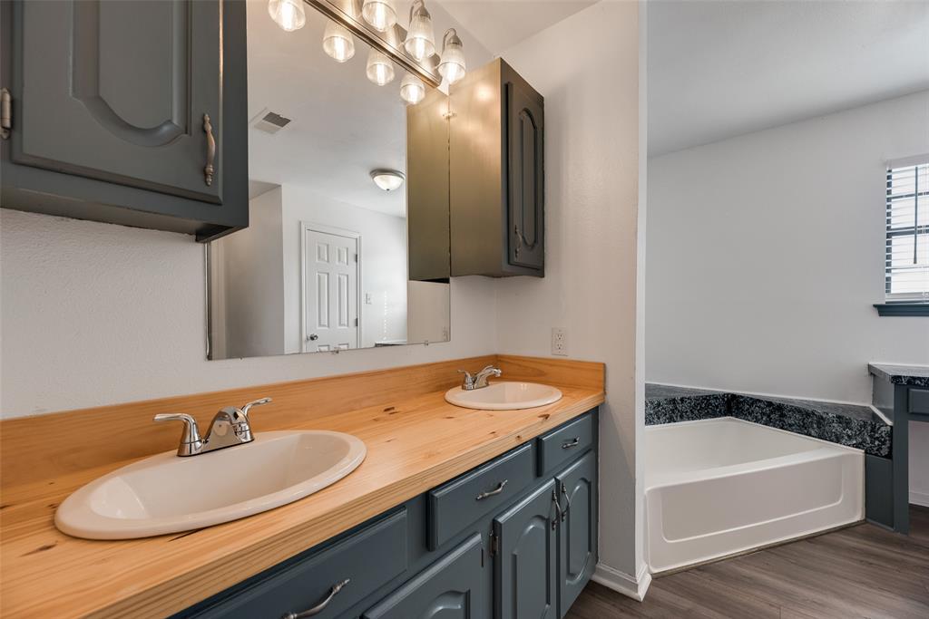 17450 Fm 2613, Kemp, TX 75143