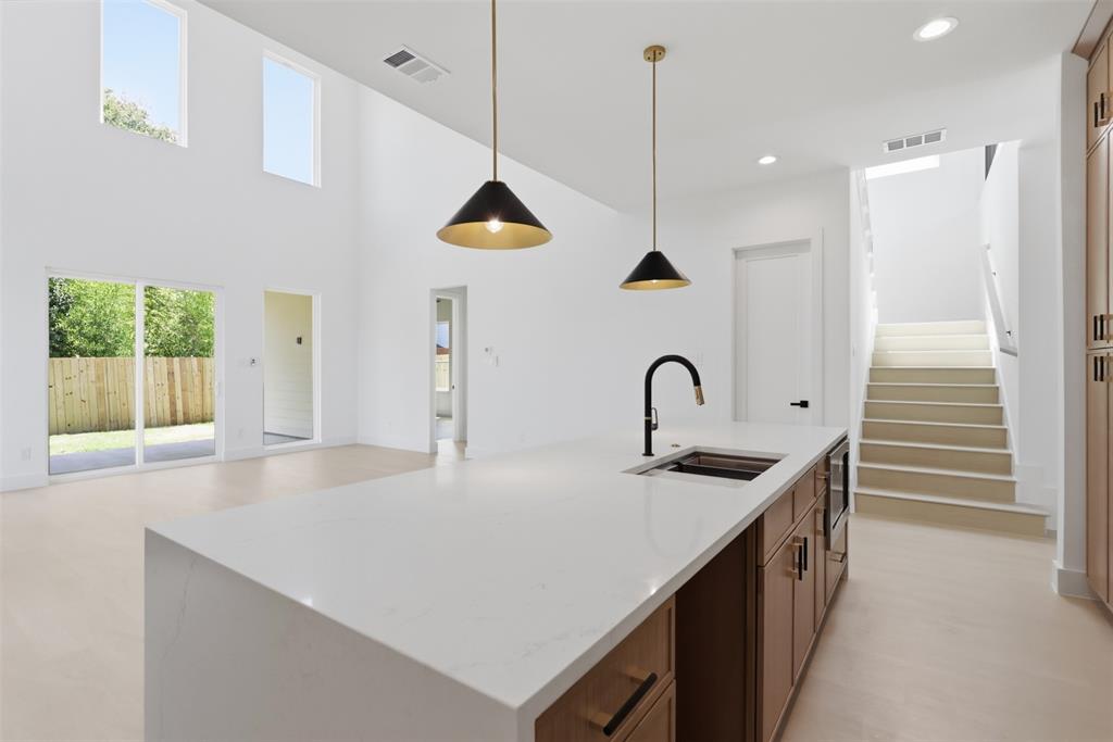 1414 Doyle Avenue, Dallas, TX 75203